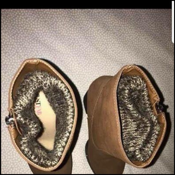 Booties - Picture 4 of 4